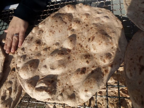 نان باآردگندم محلی وتنورگلی ۵ عدد