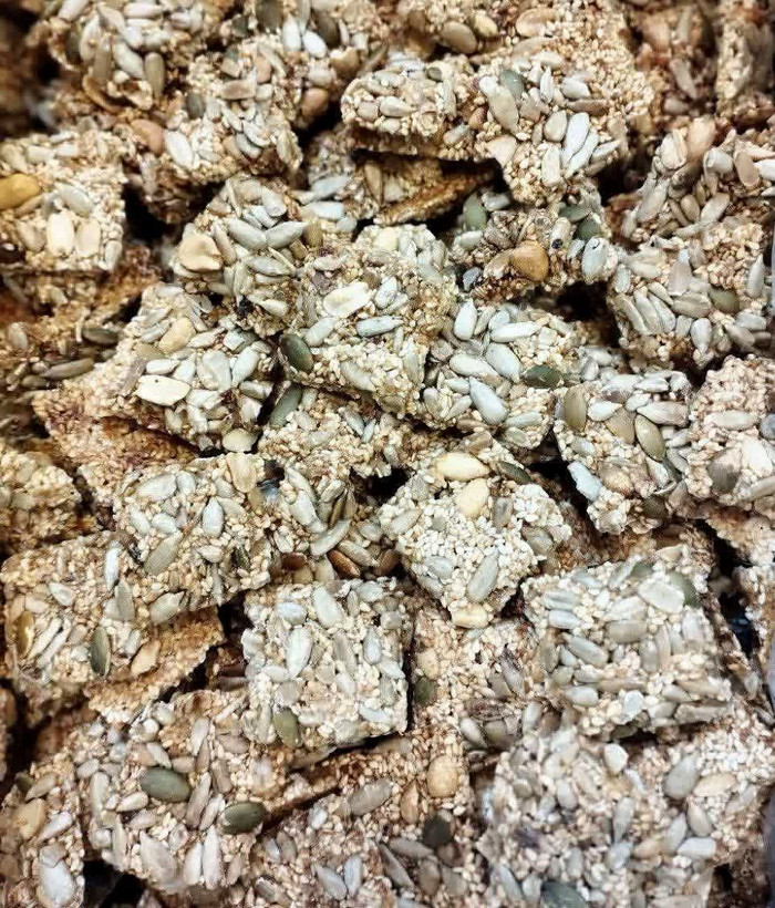 سوهان پولکی کنجدی مغزدار ۲۰۰ گرمی