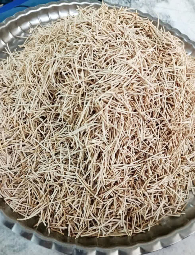 رشته پلومحلی یک کیلویی